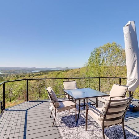 Charming Edgemont Home With Deck And Lake Views! Fairfield Bay Exterior foto