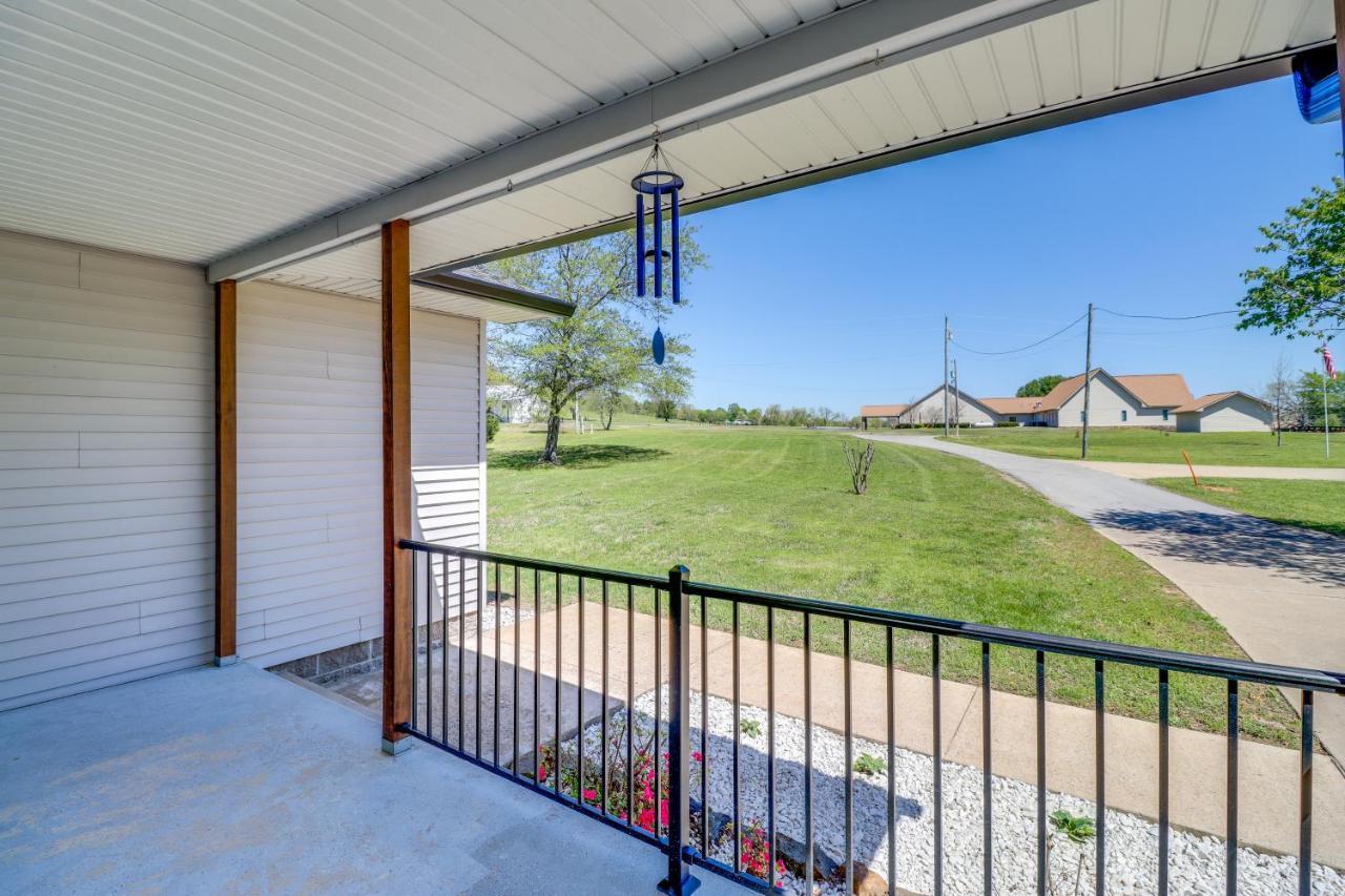 Charming Edgemont Home With Deck And Lake Views! Fairfield Bay Exterior foto