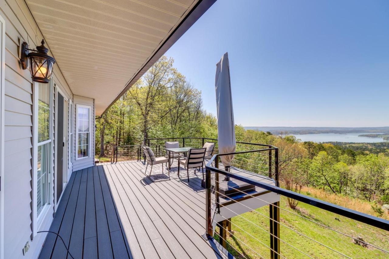 Charming Edgemont Home With Deck And Lake Views! Fairfield Bay Exterior foto