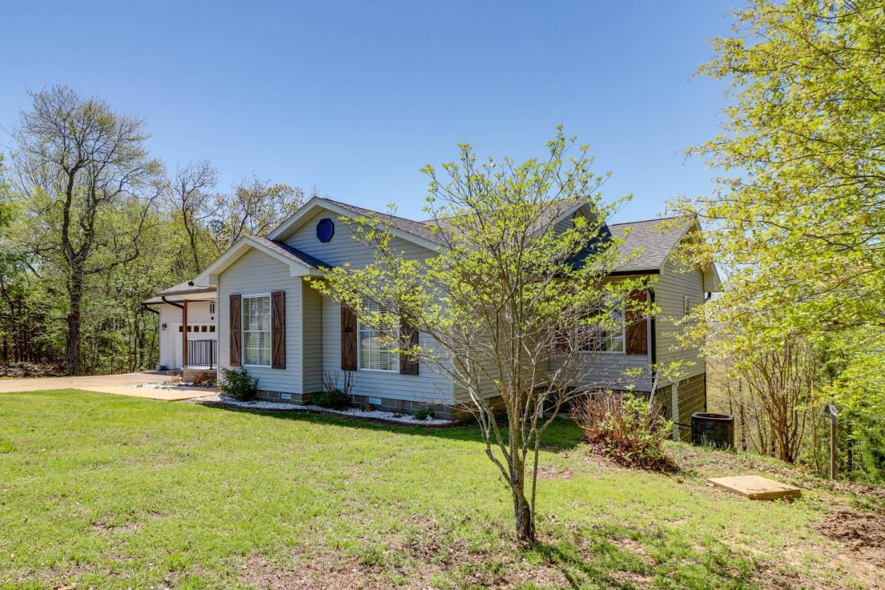Charming Edgemont Home With Deck And Lake Views! Fairfield Bay Exterior foto